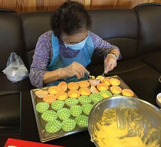 お菓子作り活動中の様子