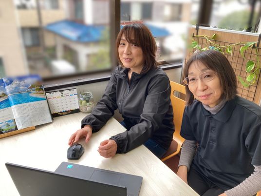 スタッフ同士で話し合う居室