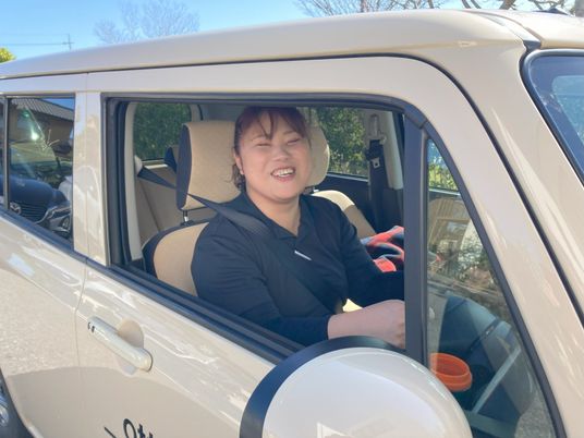 笑顔の運転手スタッフ