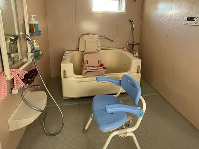 車椅子対応の浴室
