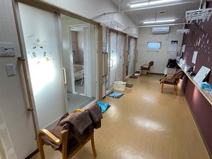 清潔感ある浴室への廊下