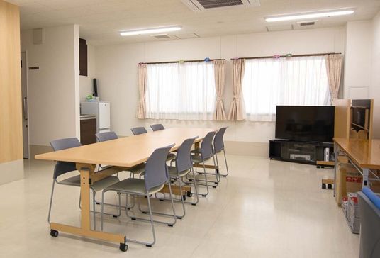 明るい会議用スペース