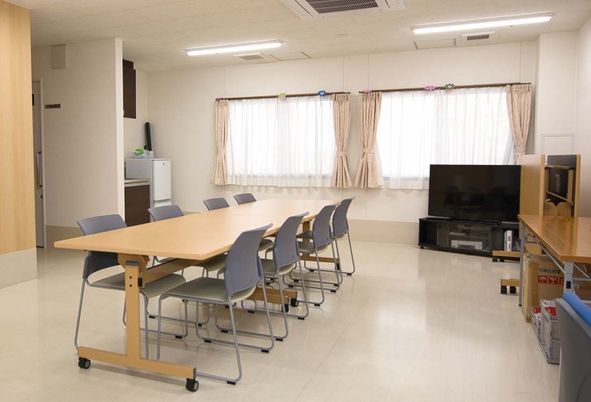 明るい会議用スペース