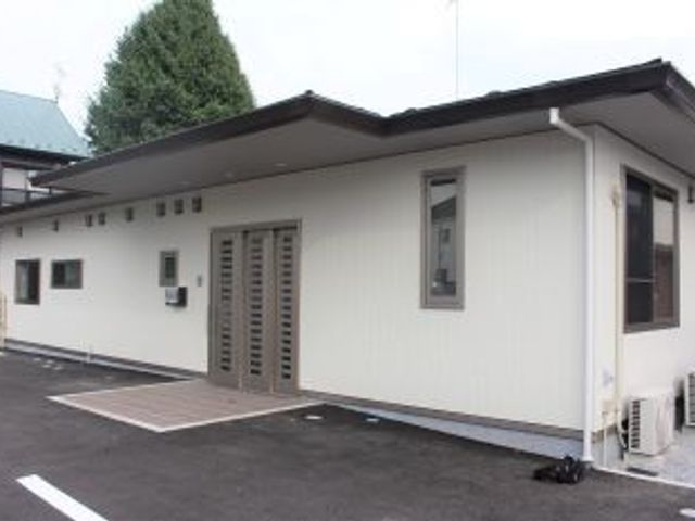 シンプルで広い外観 外観 シンプルで広々とした造りが印象的です。隣接する環境とも調和しています。