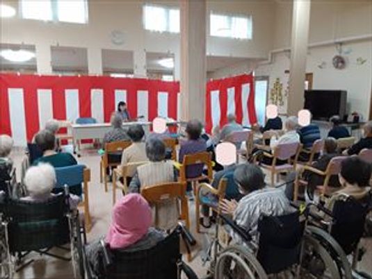 イベントを見る人々