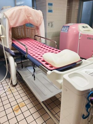 機械と浴槽の機能訓練室