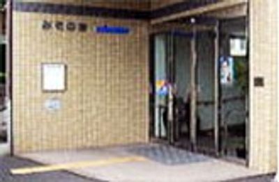 幅広い入口のエントランス