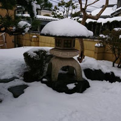 雪景色の中庭