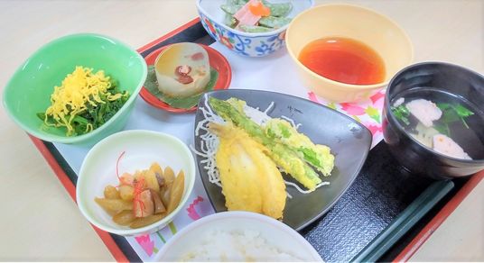彩り豊かな和食のセット