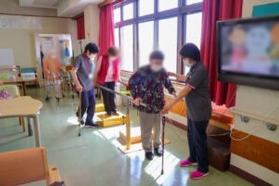 訓練中の明るい部屋