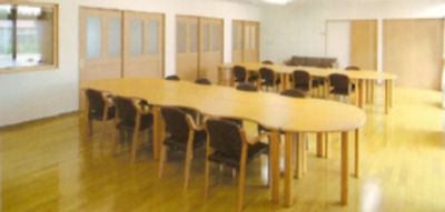 広々としたダイニングルーム