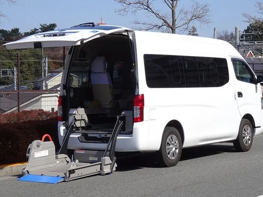 車椅子対応送迎車の外観  