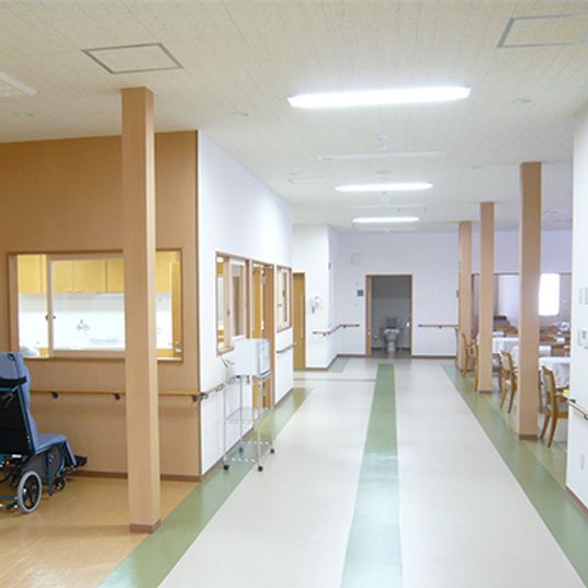 明るい廊下の風景