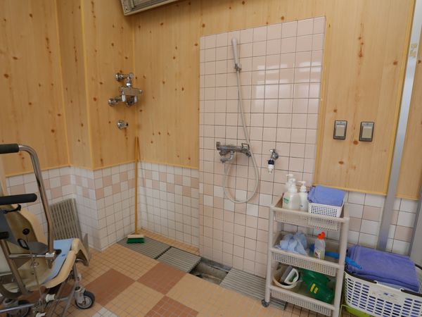 浴室の清潔な設備