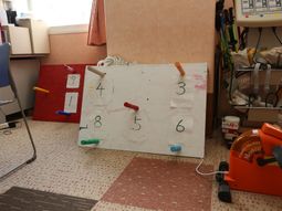 機能訓練用具と床