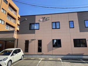 駐車場付きの外観