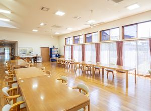 広々としたラウンジ
