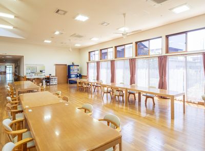 広々としたラウンジ