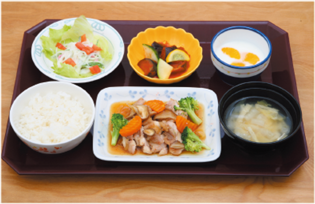 健康的な食事のトレイ