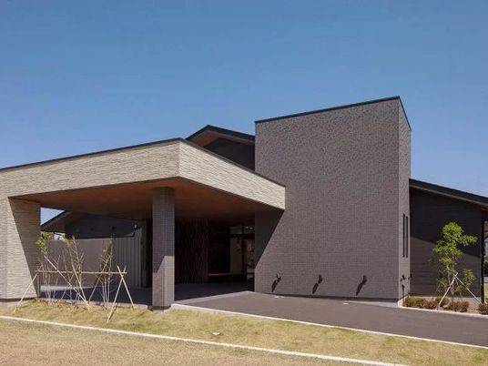 施設外観の建物  