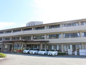 建物正面の外観  