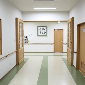 広くて明るい廊下