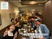 スタッフ集合の食事空間  