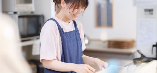 調理をする職員の様子