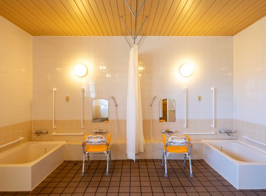 広々とした浴室