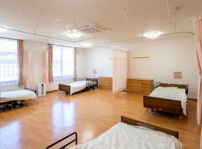 自然光の差し込む居室