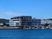 海辺の建物外観