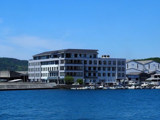 海辺の建物外観