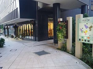 建物前の通路  