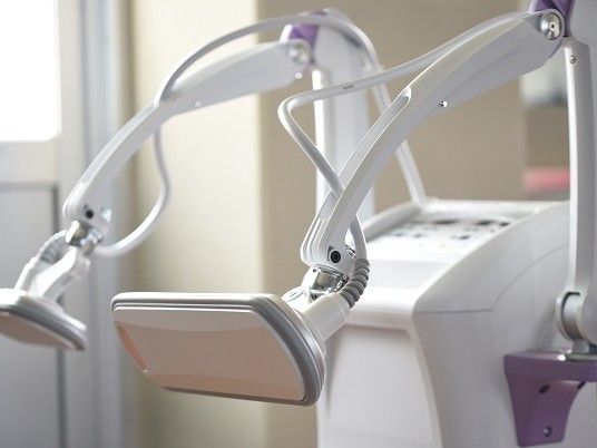 機器が並ぶ機能訓練室  