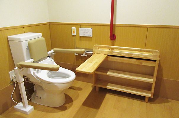 安全設計のトイレ空間