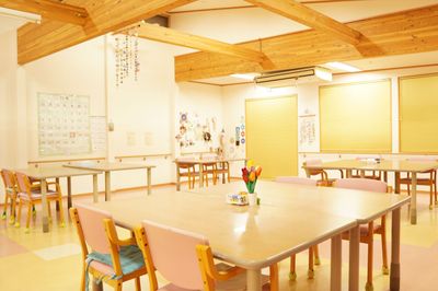 自然光が入るダイニングルーム