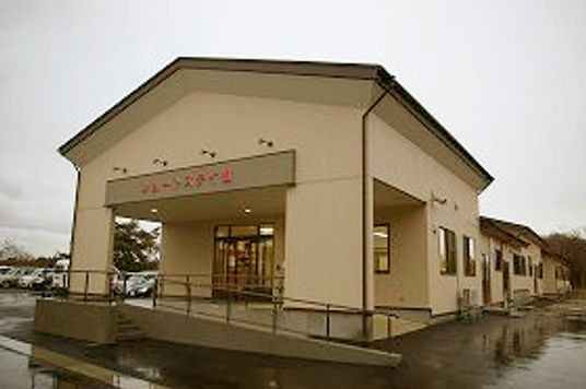 優しい雰囲気の建物外観