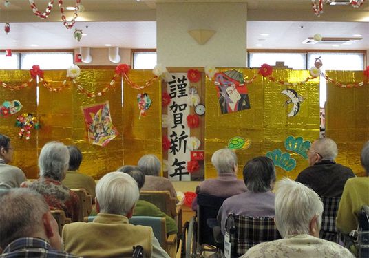 賑やかな集会の様子
