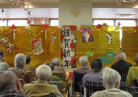 賑やかな集会の様子