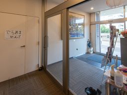 エントランス通路の様子