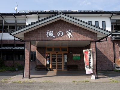 手入れされた建物の外観