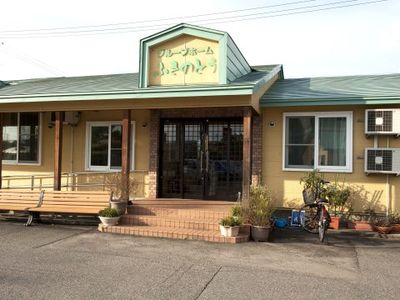 暖かみのある施設外観