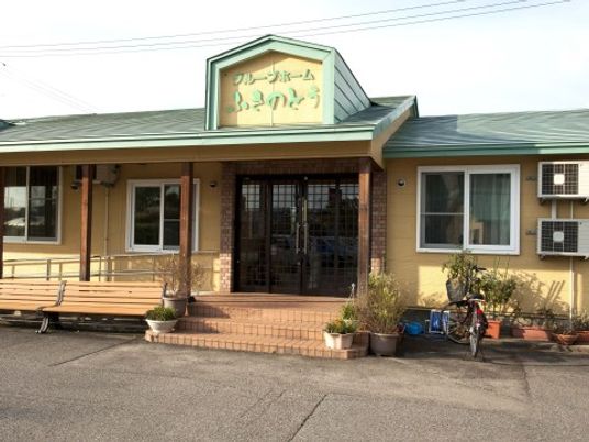 暖かみのある施設外観