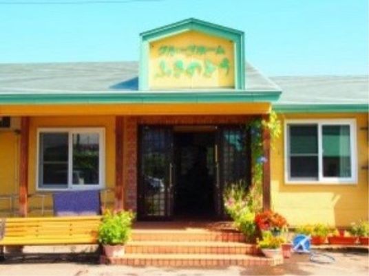 色鮮やかなエントランス