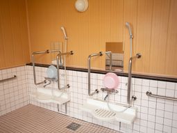 バリアフリー対応の洗面所