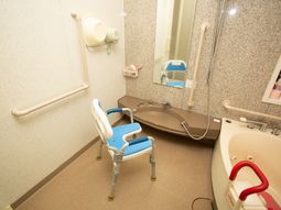 バリアフリーな洗面台設備