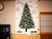 壁に掛けられたクリスマスツリー