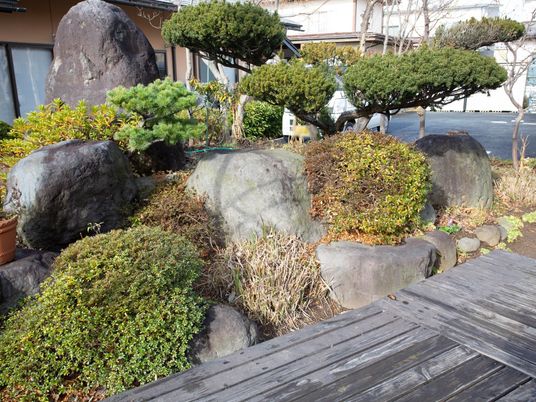 和風の落ち着いた庭