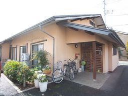 温かみのある建物外観