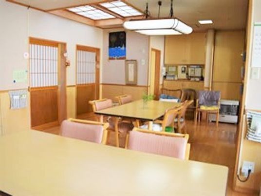 和風の明るい共有スペース